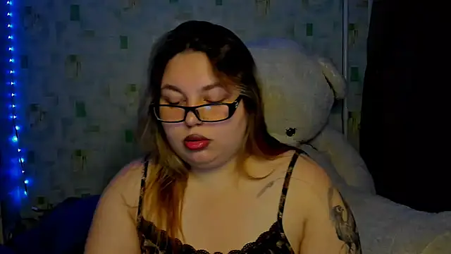 LillyHaigh online show from June 21, 6:21 pm
