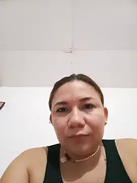Snapshot of Luna_Morch chatting on June 25, 5:12 am Luna Morch online show from June 25, 5:12 am