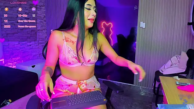 isis tay1 online show from June 13, 3:15 am