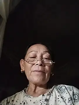 Snapshot of mouth22 chatting on June 20, 1:47 pm mouth22 online show from June 20, 1:47 pm