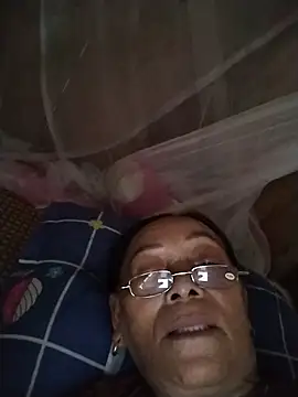 Snapshot of mouth22 chatting on July 15, 4:51 am mouth22 online show from July 15, 4:51 am