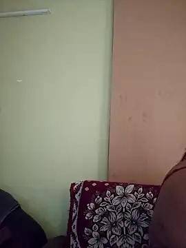 Snapshot of vanika2000 chatting on June 20, 4:37 am vanika2000 online show from June 20, 4:37 am