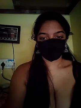 Snapshot of vanika2000 chatting on July 1, 4:36 am vanika2000 online show from July 1, 4:36 am