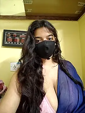 Snapshot of vanika2000 chatting on July 7, 4:15 am vanika2000 online show from July 7, 4:15 am