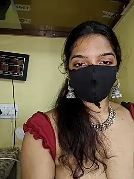 Snapshot of vanika2000 chatting on July 21, 4:37 am vanika2000 online show from July 21, 4:37 am