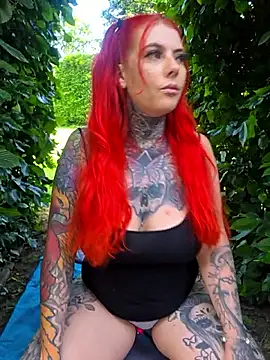 BonnieStylez online show from June 18, 4:22 pm