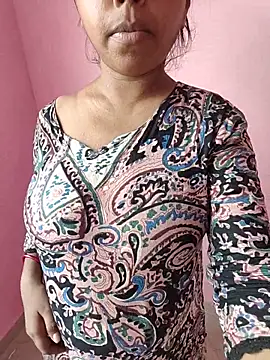 Hot-tresha online show from May 16, 8:33 am