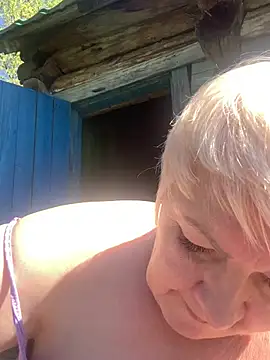 Laura Miillf online show from May 10, 9:03 am