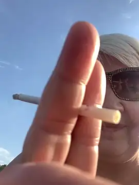 Laura Miillf online show from May 21, 5:14 am