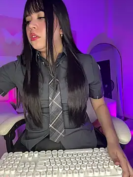 iEmily  online show from May 9, 1:55 am
