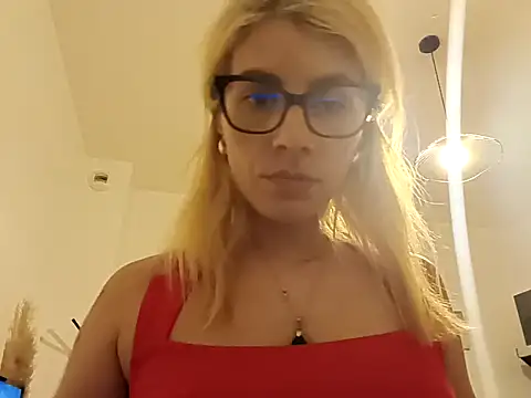 Snapshot of Goddess-Anne chatting on May 30, 10:18 pm Goddess-Anne online show from May 30, 10:18 pm