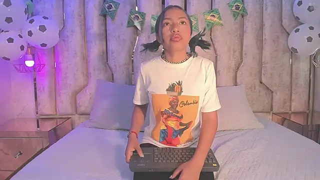 chica nocturna25 online show from June 24, 3:05 am