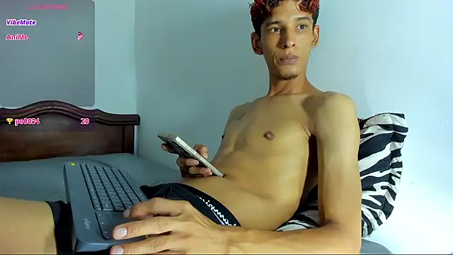 Snapshot of liammendoza98 chatting on July 21, 2:58 am liammendoza98 online show from July 21, 2:58 am