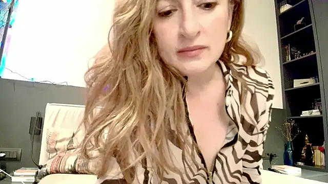 Snapshot of Peachy_ chatting on May 18, 8:09 am Peachy online show from May 18, 8:09 am