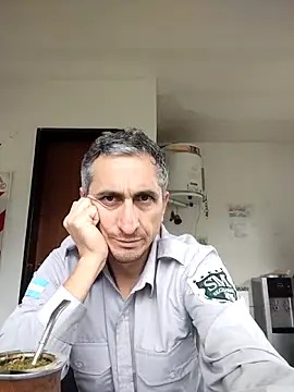 Snapshot of Alejandro83bsf chatting on May 5, 2:36 pm Alejandro83bsf online show from May 5, 2:36 pm