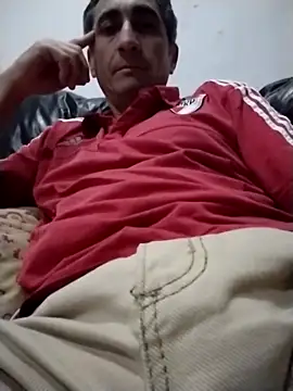 Snapshot of Alejandro83bsf chatting on May 26, 9:22 pm Alejandro83bsf online show from May 26, 9:22 pm