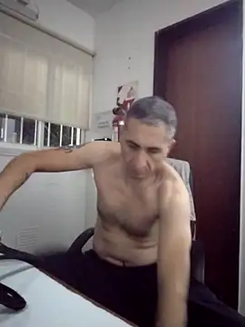 Snapshot of Alejandro83bsf chatting on June 13, 10:13 am Alejandro83bsf online show from June 13, 10:13 am