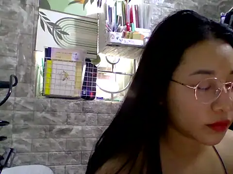 SaphiaZin online show from May 6, 3:46 am