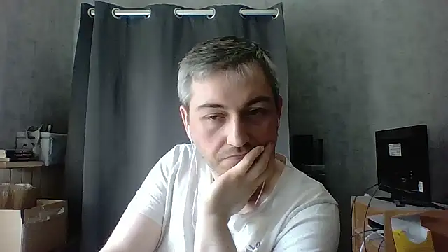 Max541991xx online show from April 27, 1:42 pm