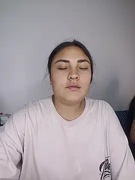 Snapshot of -brendda- chatting on June 19, 11:52 pm -brendda- online show from June 19, 11:52 pm