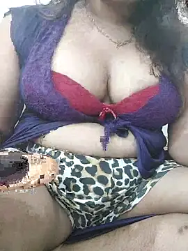 Snapshot of HD_Queen_69 chatting on July 12, 9:28 pm HD Queen 69 online show from July 12, 9:28 pm