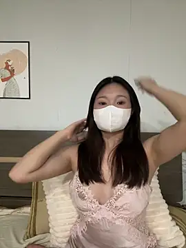Snapshot of Ni_Tran chatting on May 24, 7:08 pm Ni Tran online show from May 24, 7:08 pm