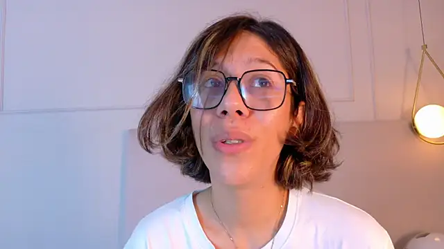 ZoeyPetit online show from July 8, 1:04 pm