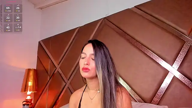 Snapshot of scarlethcollins_ chatting on May 6, 11:59 am scarlethcollins online show from May 6, 11:59 am