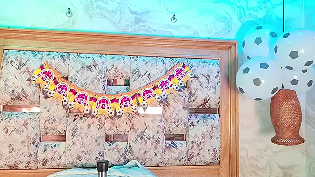 Paulina25  online show from June 23, 3:04 am