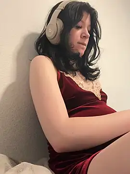 kaygbbmama online show from May 1, 1:26 pm