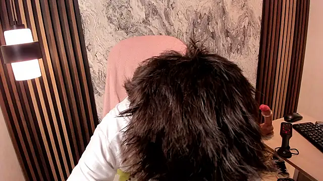 Snapshot of christopher_robin4 chatting on June 18, 7:51 pm christopher robin4 online show from June 18, 7:51 pm