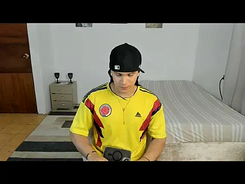 sant wahlberg online show from June 4, 11:44 pm