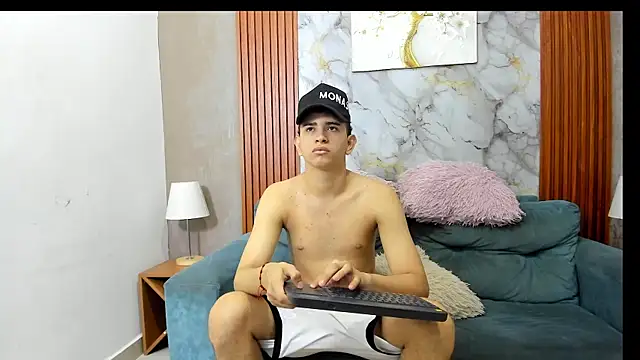 Snapshot of LOVE_GUYS1 chatting on July 13, 1:25 pm LOVE GUYS1 online show from July 13, 1:25 pm