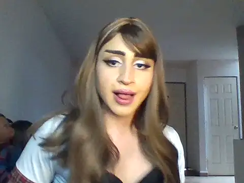 Snapshot of AliceSparkle13 chatting on May 12, 7:55 pm AliceSparkle13 online show from May 12, 7:55 pm