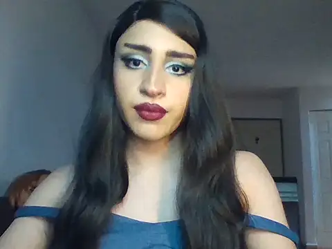 Snapshot of AliceSparkle13 chatting on May 19, 7:42 pm AliceSparkle13 online show from May 19, 7:42 pm
