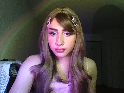 Snapshot of AliceSparkle13 chatting on July 27, 8:32 am AliceSparkle13 online show from July 27, 8:32 am