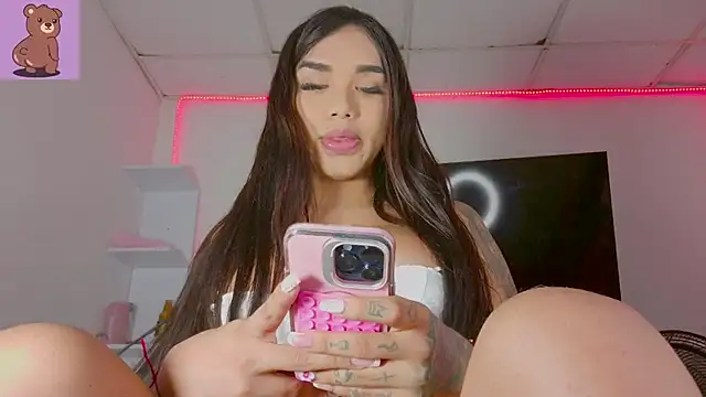 alejadolli online show from June 13, 11:35 pm