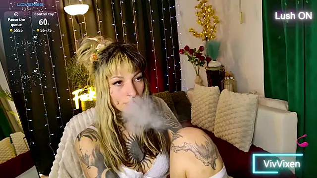 VivVixen online show from May 2, 6:02 pm