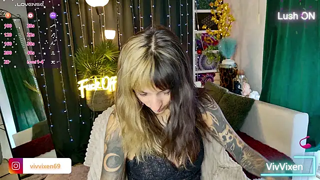 VivVixen online show from June 19, 3:49 pm