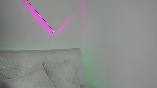 Snapshot of LiaCampbell_ chatting on May 13, 9:55 pm LiaCampbell online show from May 13, 9:55 pm