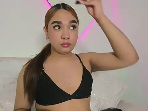 Snapshot of LiaCampbell_ chatting on May 18, 7:52 pm LiaCampbell online show from May 18, 7:52 pm