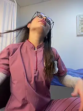 Sweet Milaa1 online show from May 2, 6:24 pm