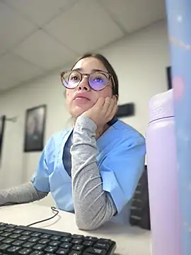 Sweet Milaa1 online show from May 31, 3:41 pm