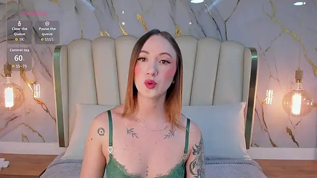 Hannah Lane online show from July 25, 12:36 pm