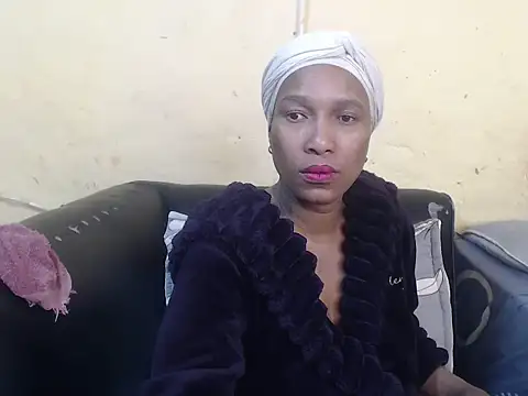 Snapshot of Heaven_Squirter chatting on July 19, 7:01 am Heaven Squirter online show from July 19, 7:01 am