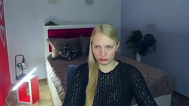 Snapshot of NancyGlamour chatting on May 23, 9:24 am NancyGlamour online show from May 23, 9:24 am