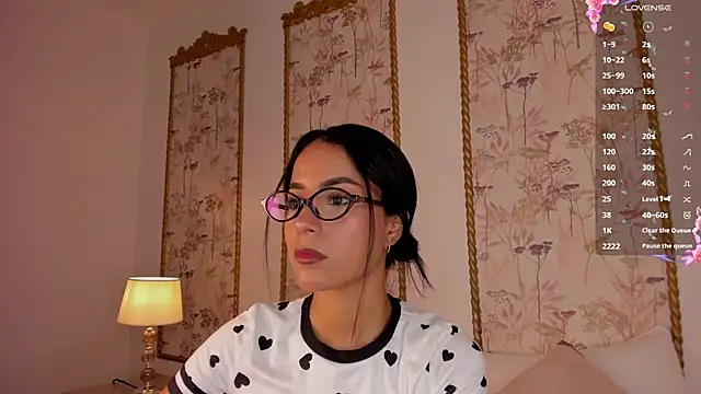 Snapshot of sara_castro24_ chatting on July 9, 7:18 pm sara castro24 online show from July 9, 7:18 pm
