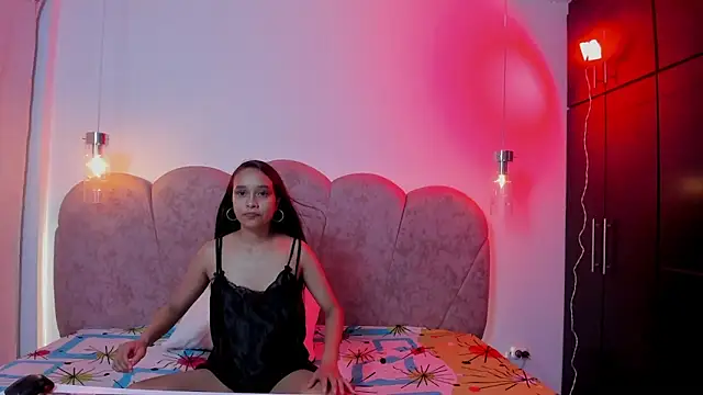 AlejandraLaurent online show from May 5, 4:31 am
