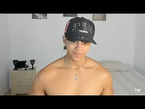 noahprada online show from May 1, 2:49 am