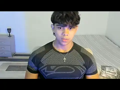 noahprada online show from May 13, 4:54 am